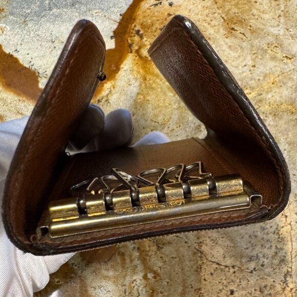 Louis Vuitton 6 Key Holder (Monogram) - Picture 6 of 10